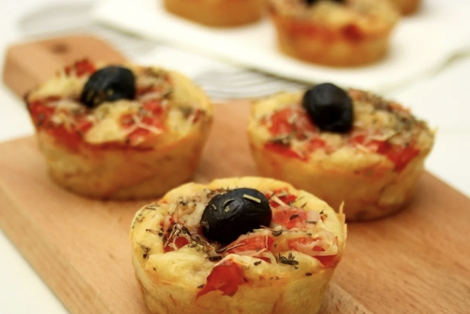 salé pizza fromage recettes de jambon origan apéritif muffins olives recettes d'amuse-bouches recettes de tomates